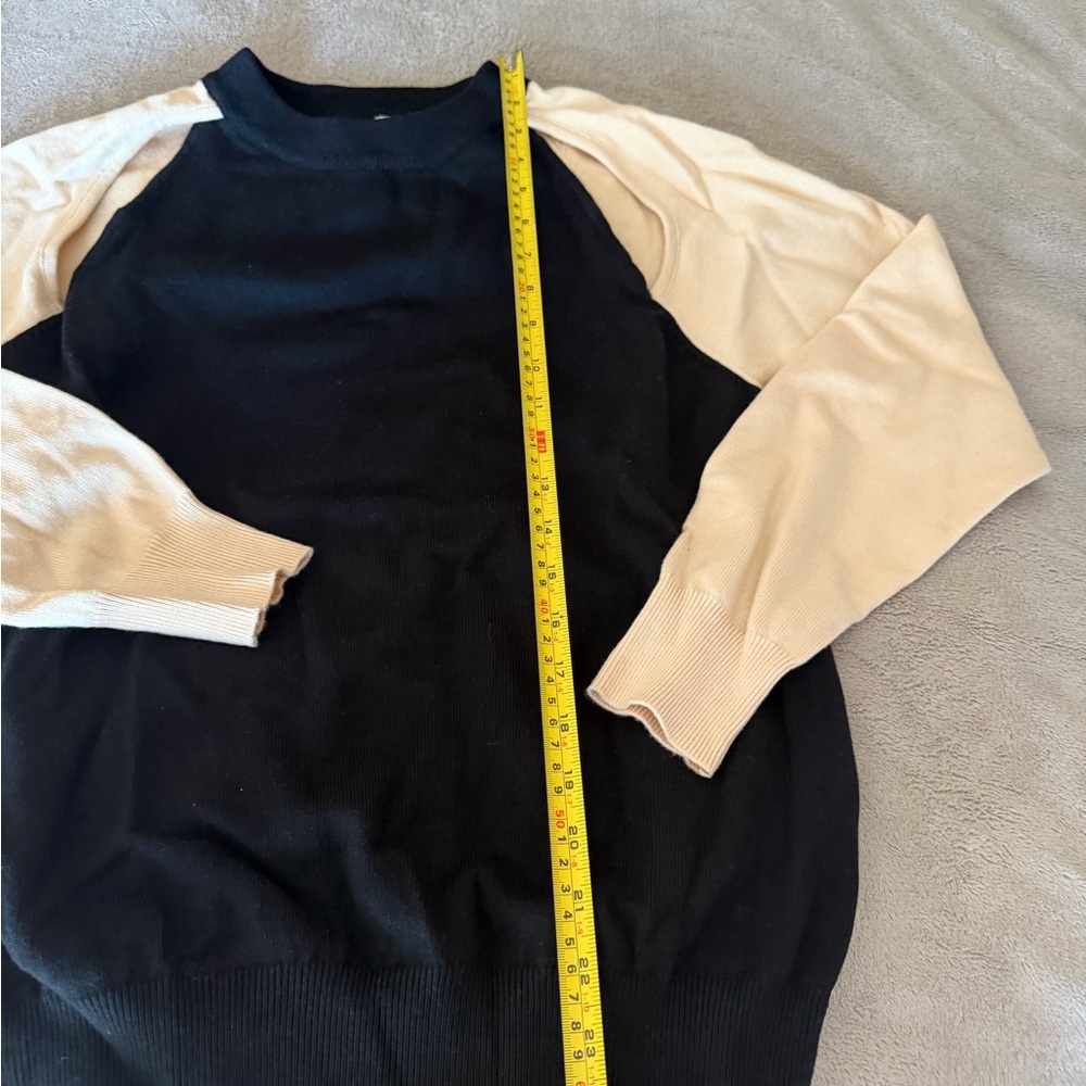 🆕Avantlook Black and cream Cold Shoulder Top new - Picture 11 of 13